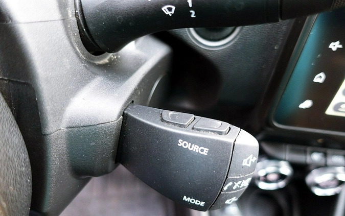 Dacia Duster cena 81899 przebieg: 66000, rok produkcji 2021 z Włoszczowa małe 781